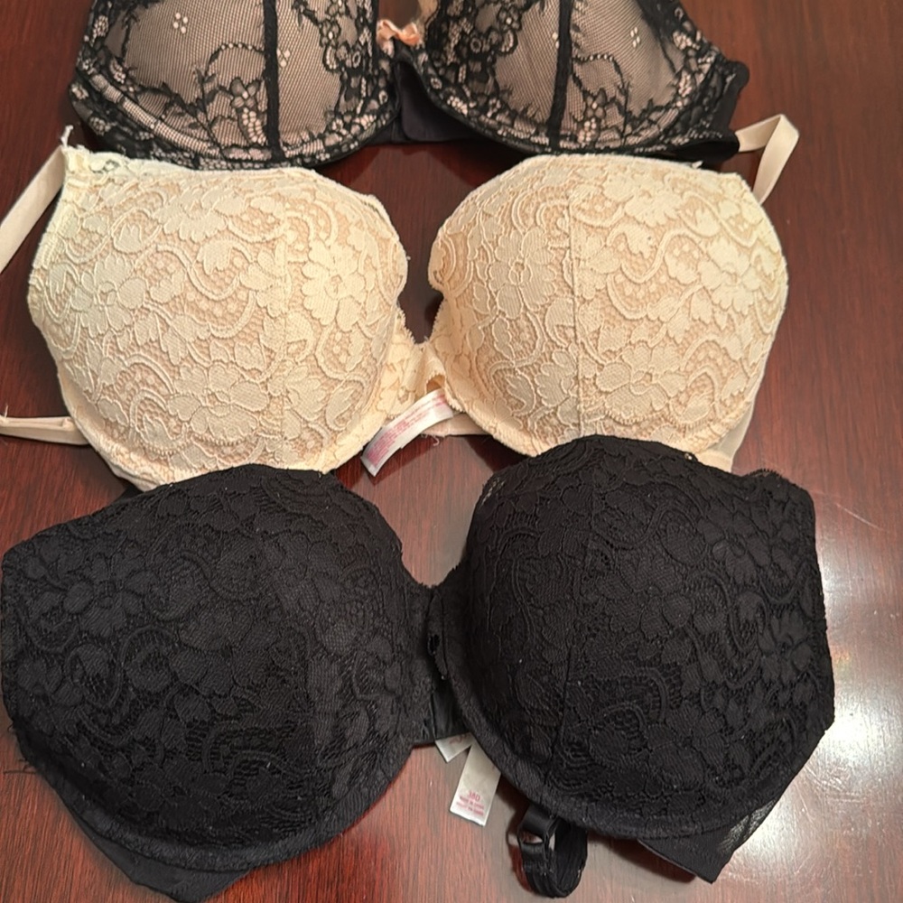 3 Bras. 38D. Cream Bra & Black Bra Xhilararion. 2 Tone Bra Adore Me. - Picture 12 of 12